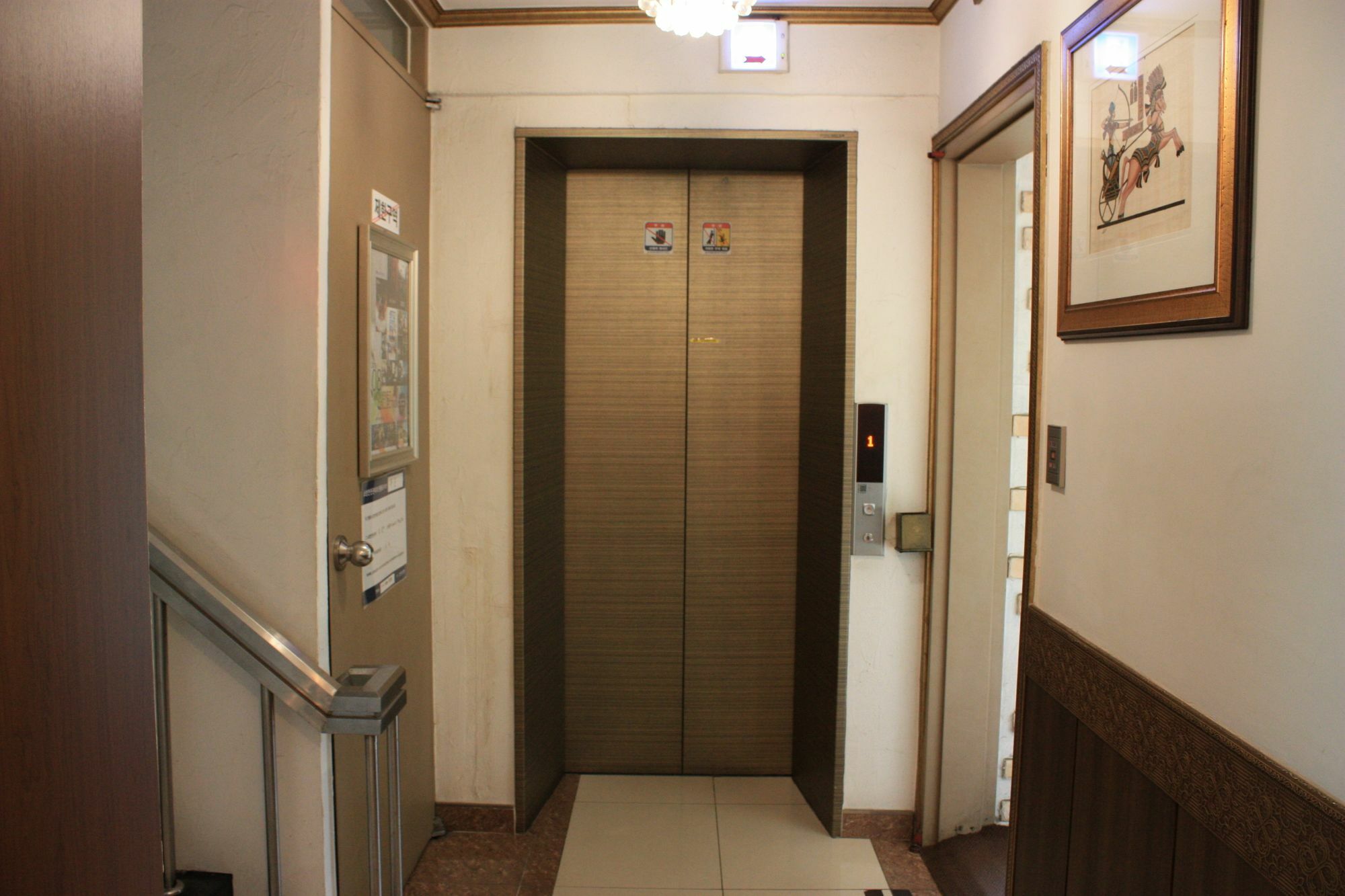 Coups Hotel Seoul Exteriör bild